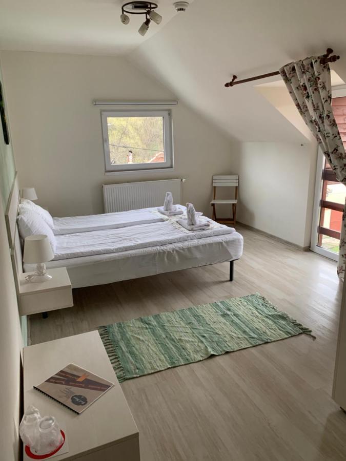מלון Dorf Haus Văliug מראה חיצוני תמונה
